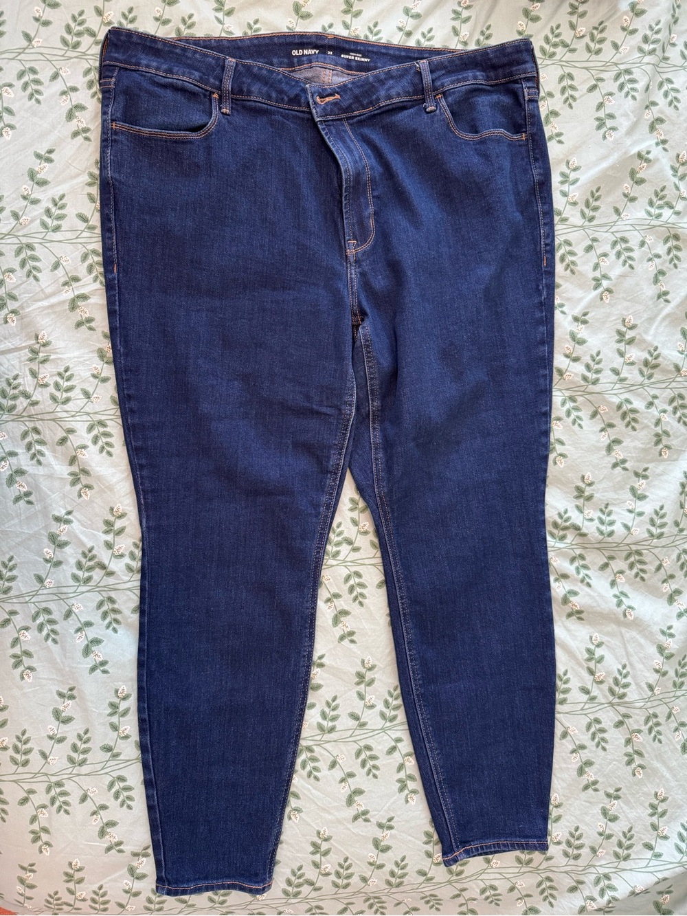Old Navy Women’s Dark Indigo Skinny Jeans